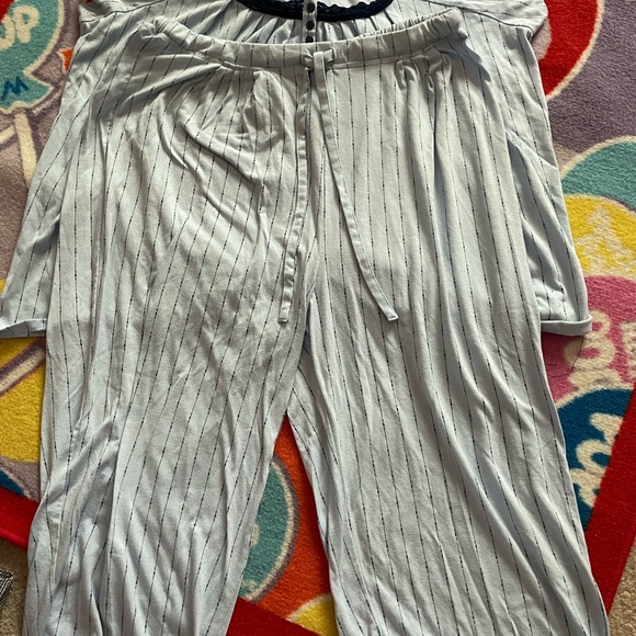 Pajama Set - Picture 4 of 6